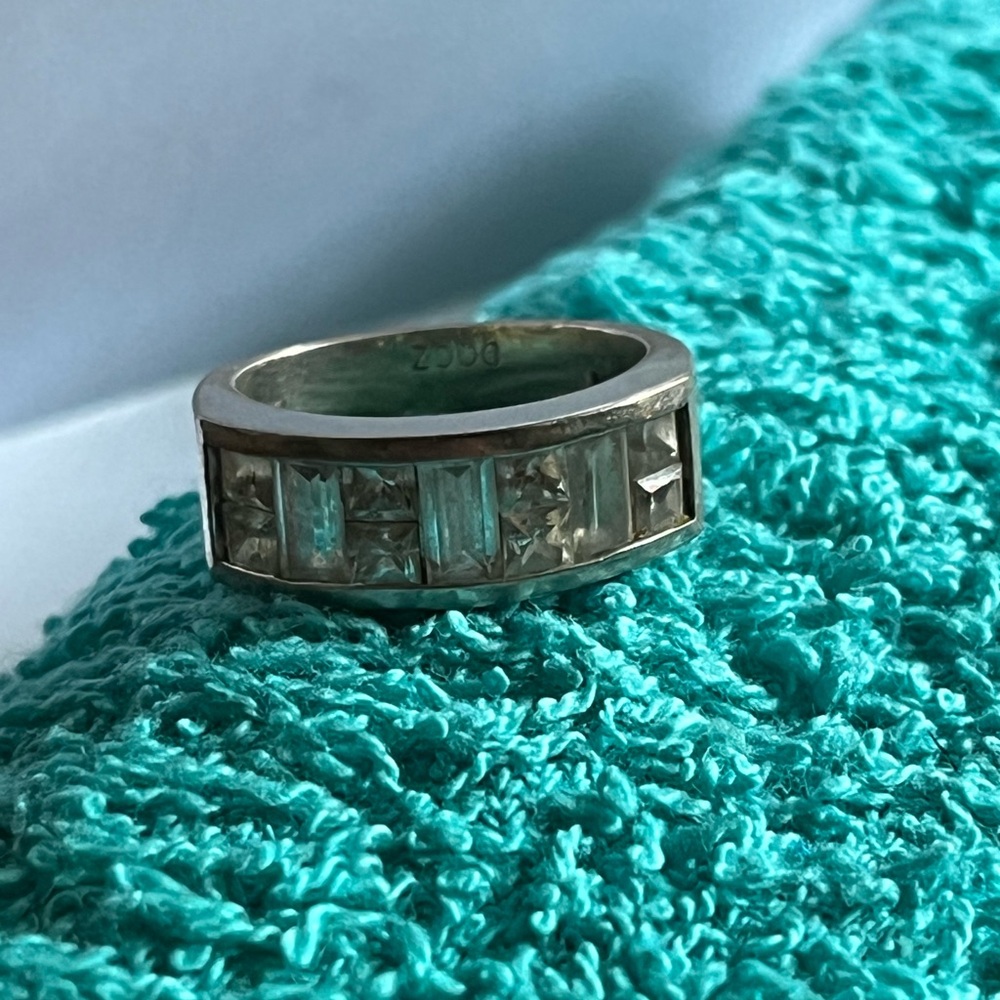 Elegant 925 Sterling Silver Band Ring